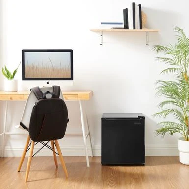 Insignia™ - 1.7 Cu. Ft. Mini Fridge - Black 9 Insignia™ - 1.7 Cu. Ft. Mini Fridge - Black - Image 7