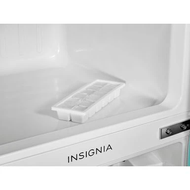 Insignia™ - Retro 3.1 Cu. Ft. Mini Fridge With Top Freezer - Mint 8 Insignia™ - Retro 3.1 Cu. Ft. Mini Fridge With Top Freezer - Mint - Image 6