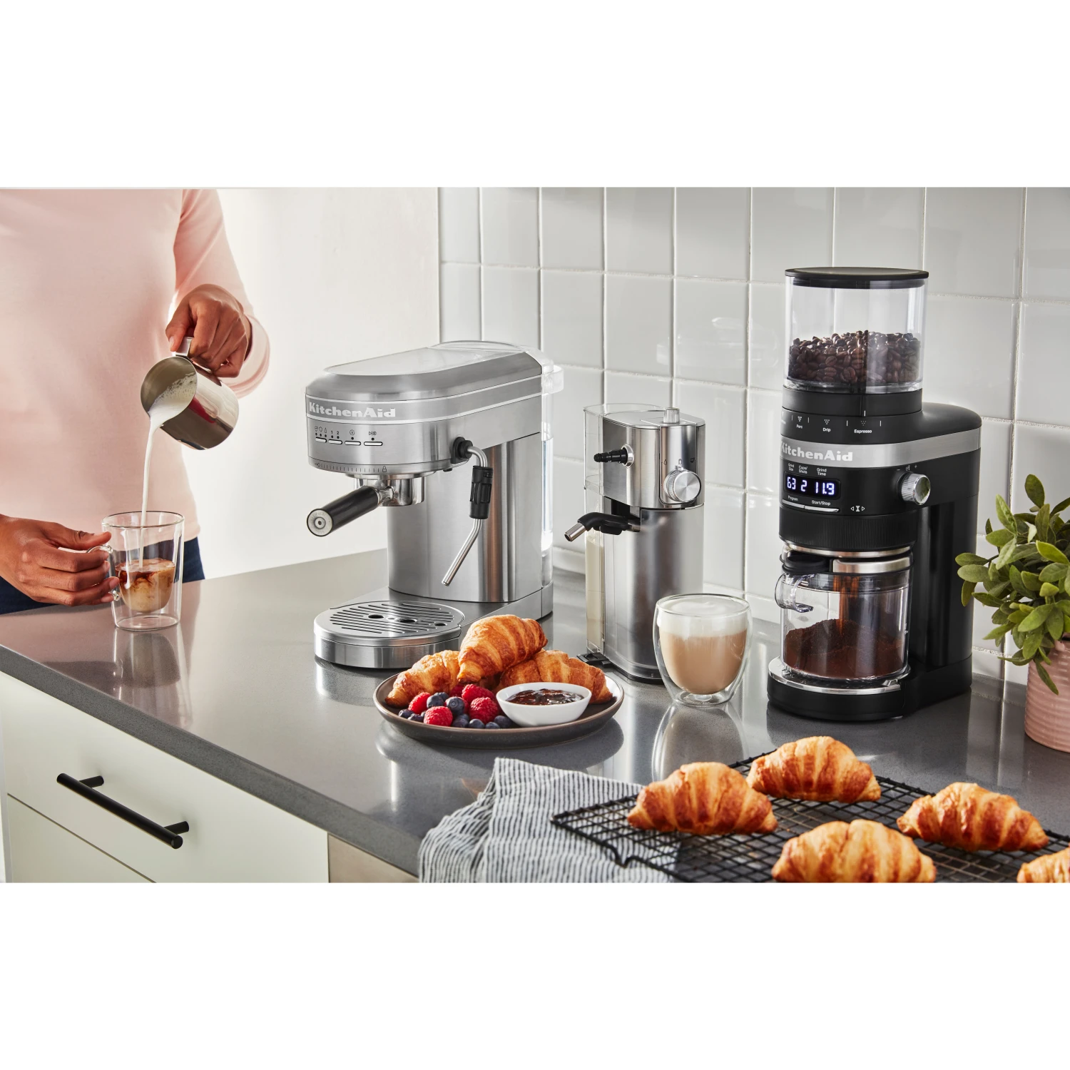 KitchenAid Burr Coffee Grinder In Black Matte 7 KitchenAid Burr Coffee Grinder In Black Matte - Image 5