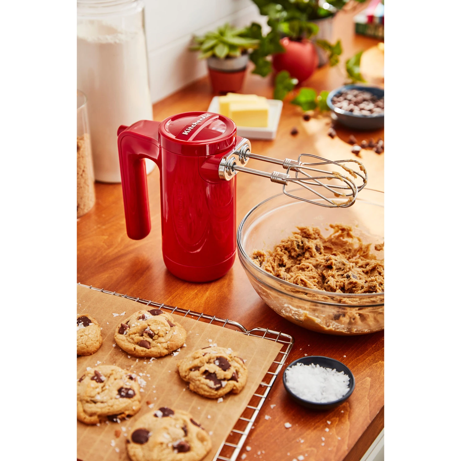 KitchenAid Cordless 7-Speed Hand Mixer With Turbo Beaters II In Empire Red 5 KitchenAid Cordless 7-Speed Hand Mixer With Turbo Beaters II In Empire Red - Image 3